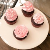 Tự làm bánh Cupcake chocolate tặng người thương